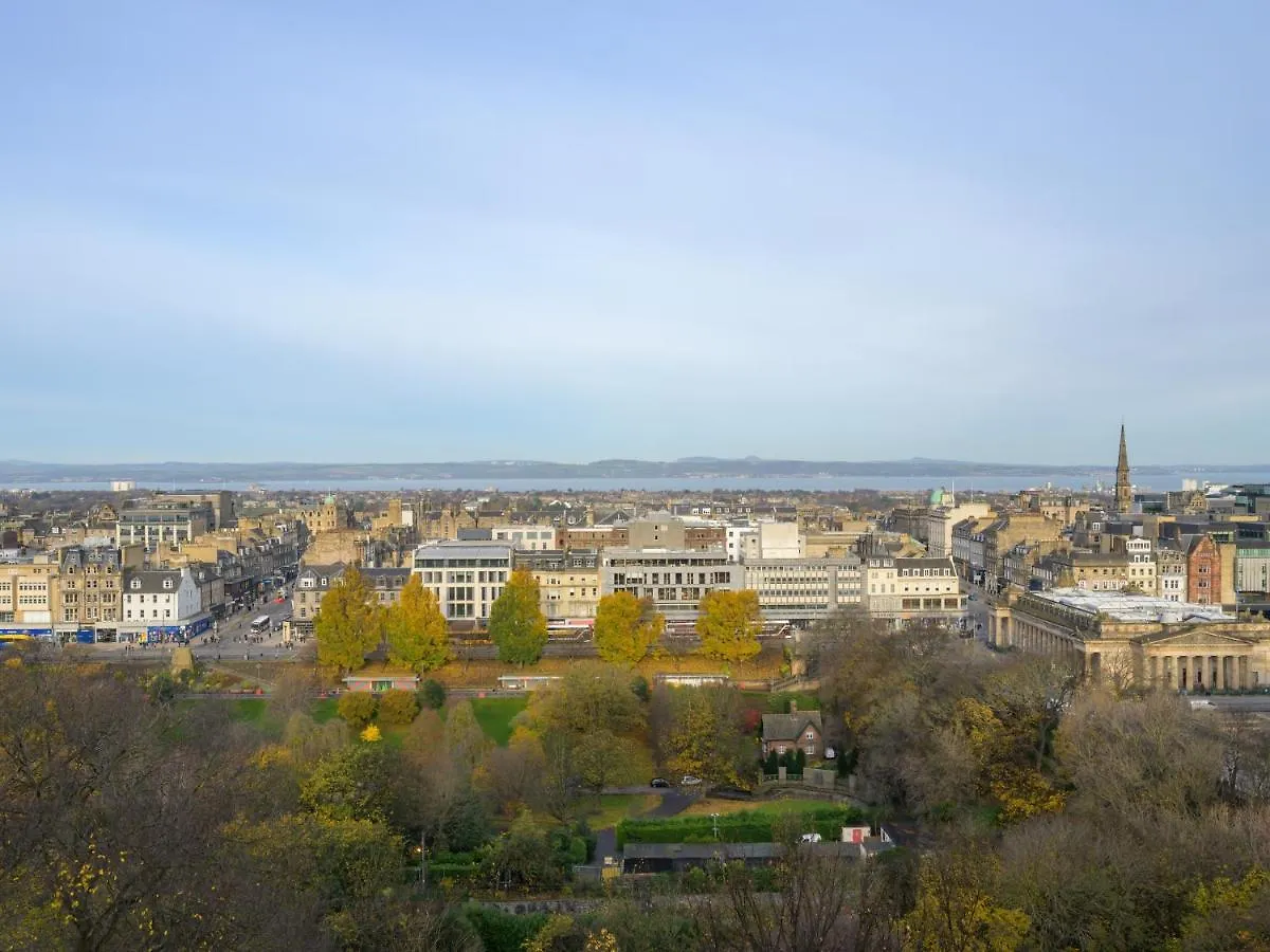 Pass The Keys Historic Ramsay Garden Apt With Balcony Views Edinburgh United Kingdom