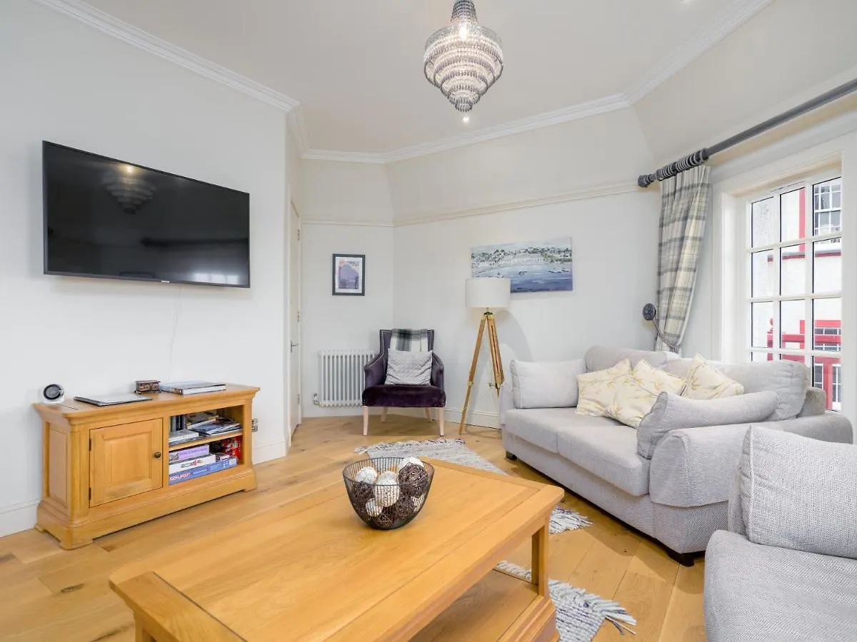 Apartment Pass The Keys Historic Ramsay Garden Apt With Balcony Views Edinburgh United Kingdom