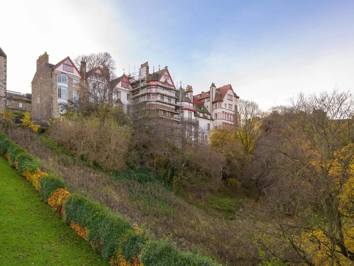 Apartment Pass The Keys Historic Ramsay Garden Apt With Balcony Views Edinburgh